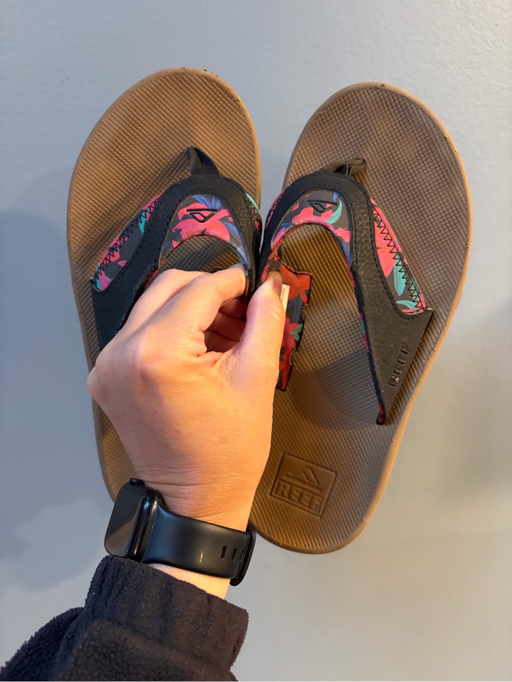 Reef sandals - Picture 2 of 3